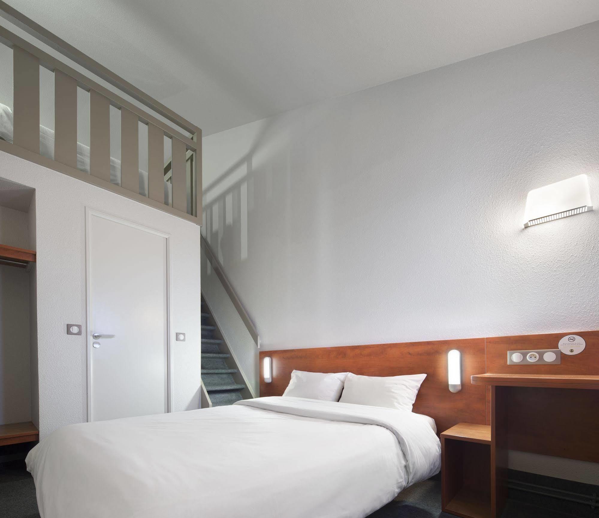 B&B Hotel Lorient Lanester Exteriör bild