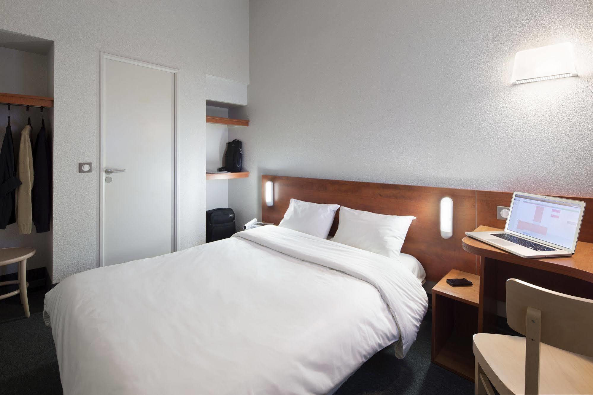 B&B Hotel Lorient Lanester Exteriör bild